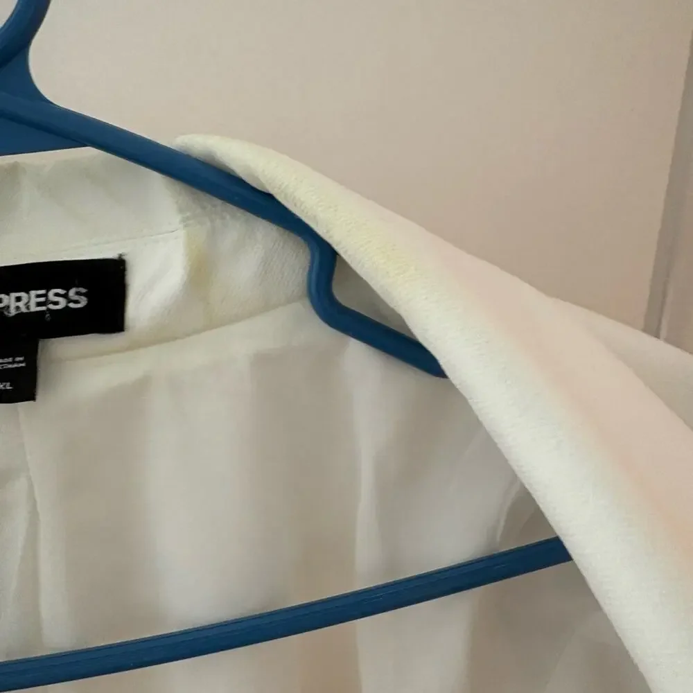 Express blazer with gold buttons - Picture 12 of 12